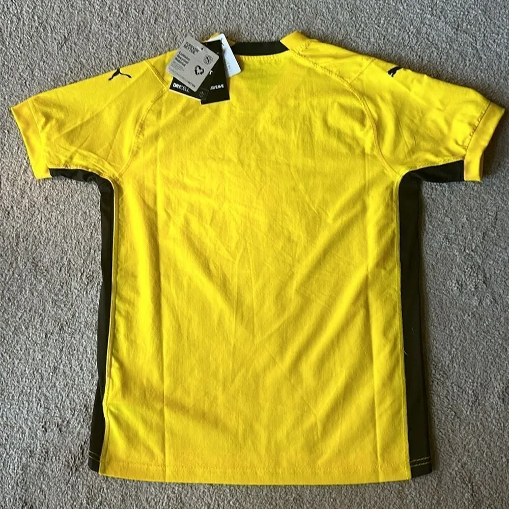 Puma TeamCup Unisex Jersey in Cyber Yellow!